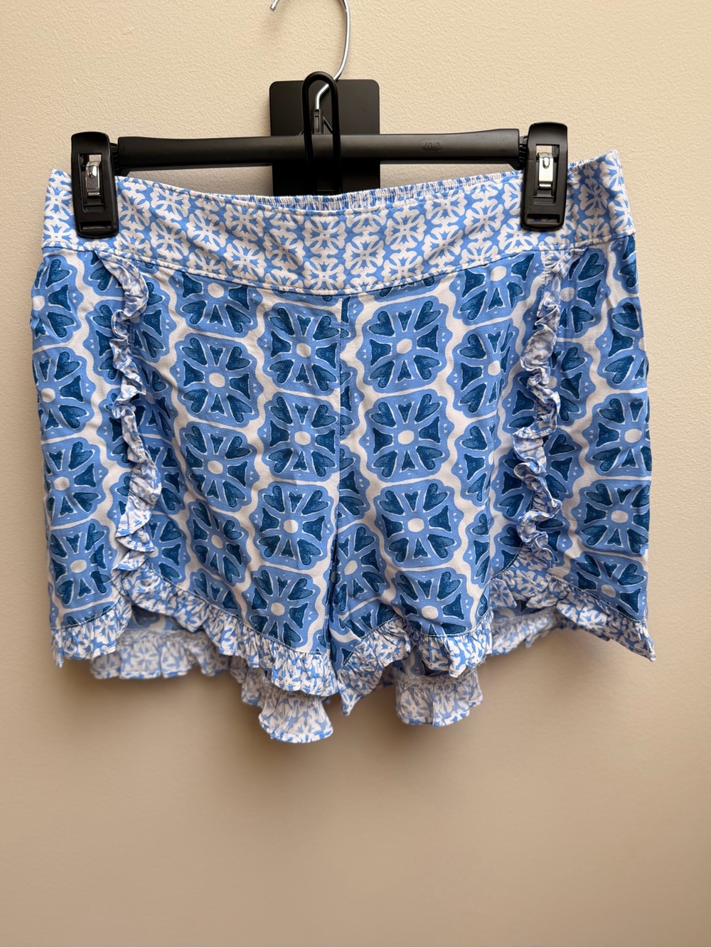 Vineyard Vines Blue Floral Ruffle Shorts